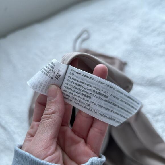 Abercrombie & Fitch Women’s Light Brown Satin Sleeveless Size Small Event - Picture 6 of 7